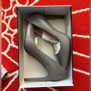 Nine West Grey Pumps, size 10